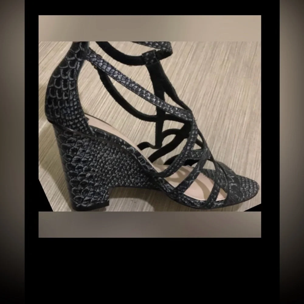 Crosby Derek Lam Zanzibar Wedge Leather Heels snakeskin texture black size 6.5